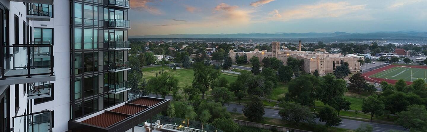 Bannière du 1000 Spear à Denver au Colorado 