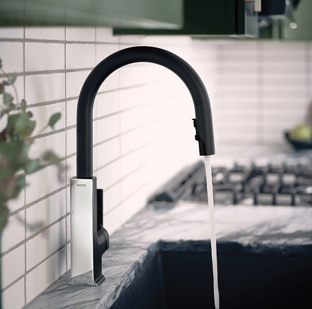 Créez un décor moderne avec les robinets au design moderne
