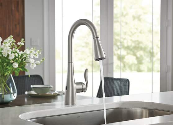 Robinet de cuisine Arbor MotionSense Wave 7594EWSRS à bec rétractable en Acier inoxydable résistant aux taches